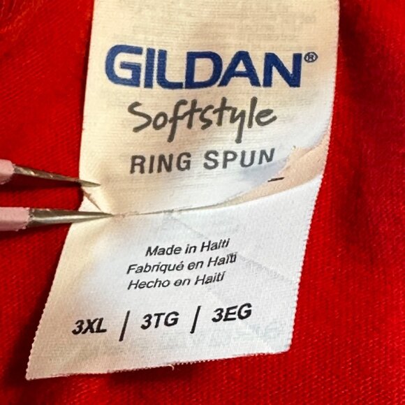 Grandma Elf Graphic T-Shirt Red Gildan Softstyle Ring Spun Cotton 3XL - Picture 3 of 8